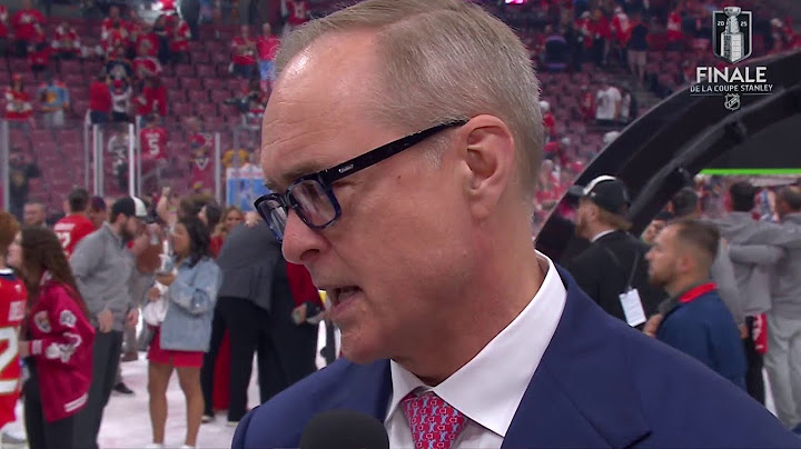 Paul Maurice lance des fleurs à son directeur général Bill Zito
