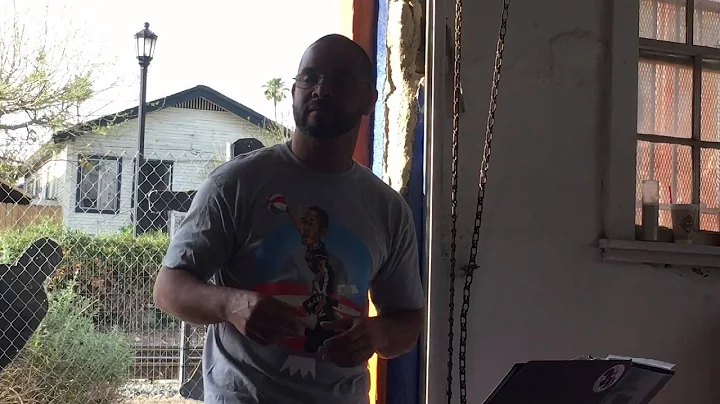 Reynaldo Macias recites at La Palabra held at Aven...
