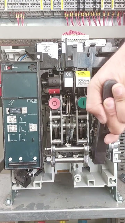 SIEMENS SENTRON 3WL Air Circuit Breaker (ACB) Operation with Manual Mechanism (Without Front Cover)