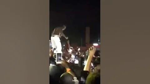 Burna Boy Kicks A Fan During Concert In Zambia