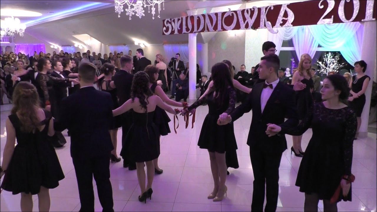 Polonez klasy III A LO ZSOiZ w Ciechanowcu