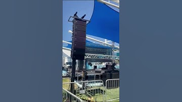 The LA110 line array speakers provided exceptional clarity and coverage, filling the venue。。。