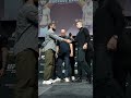 Islam Makhachev e Ian Machado Garry frente a frente na coletiva do #UFC330! 👀