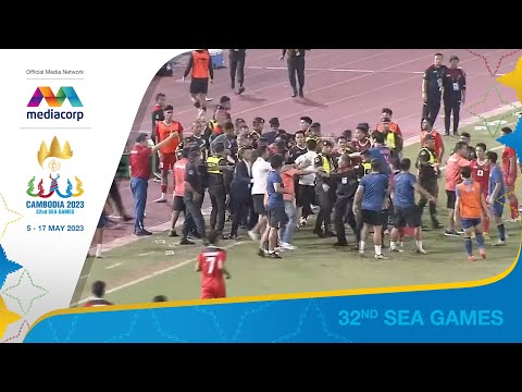 HORRIBLE SCENES ERUPT at the Indonesia vs Thailand final! | Football | SEA Games 2023