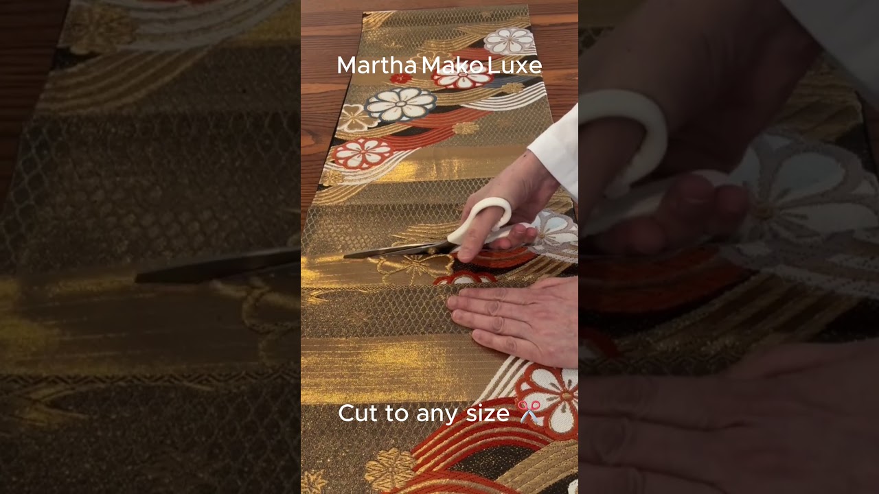 金波に揺れる大輪の花丸✨金茶色の正絹帯がテーブルランナーに Kimono