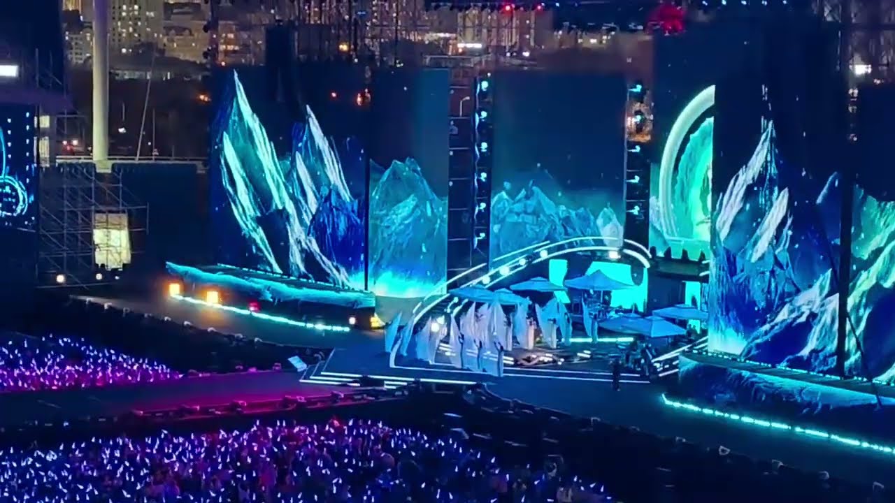 Ca khúc Như Một Giấc Mơ tại Mỹ Tâm Concert - See The Light