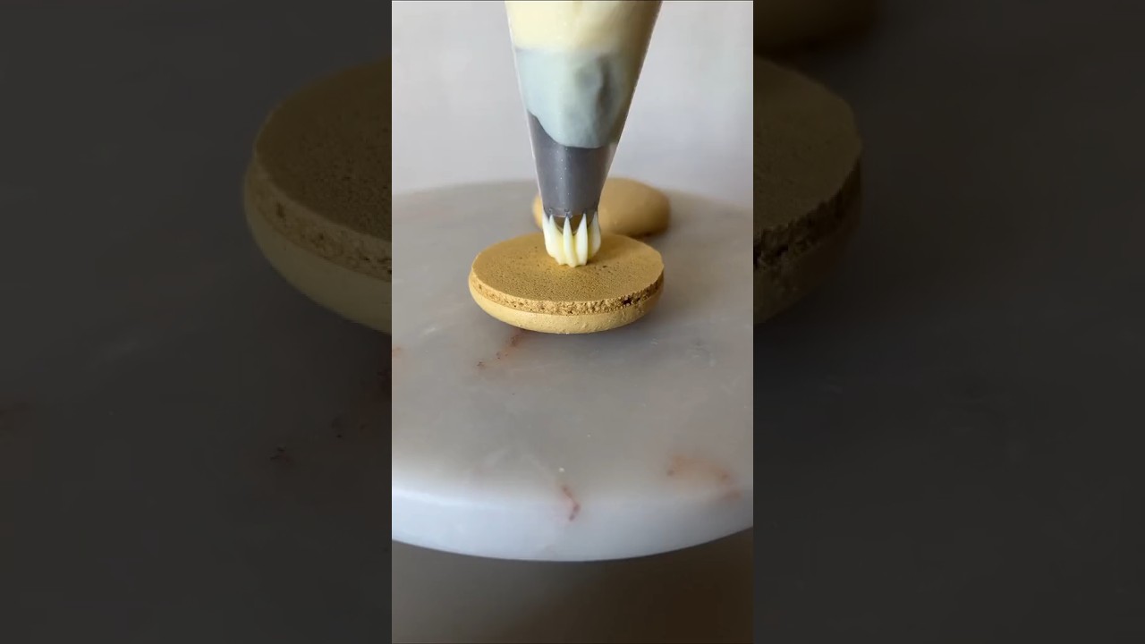 Biscuit Cream Burger 😋 