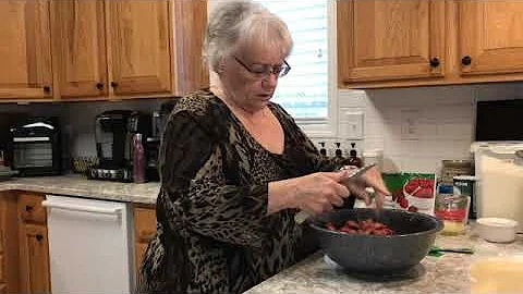 Grandma's Rhubarb Pie