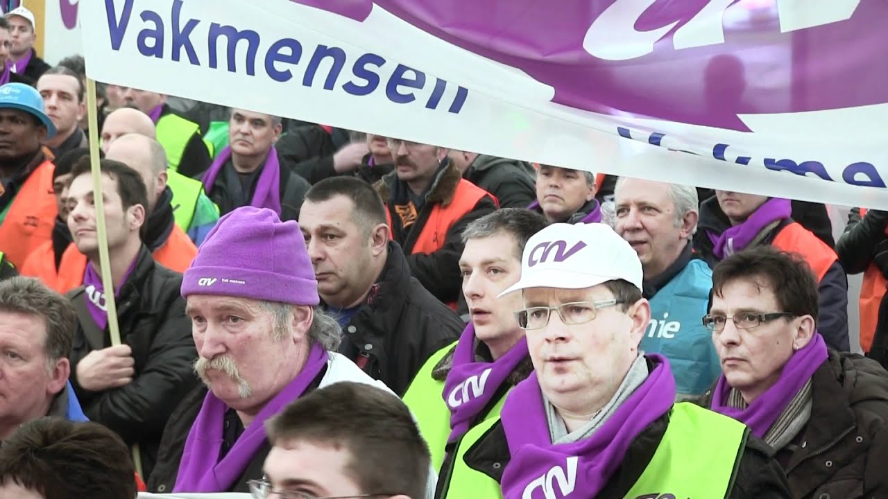 Nedcar medewerkers demonstreren op het Malieveld (15-02-2012)