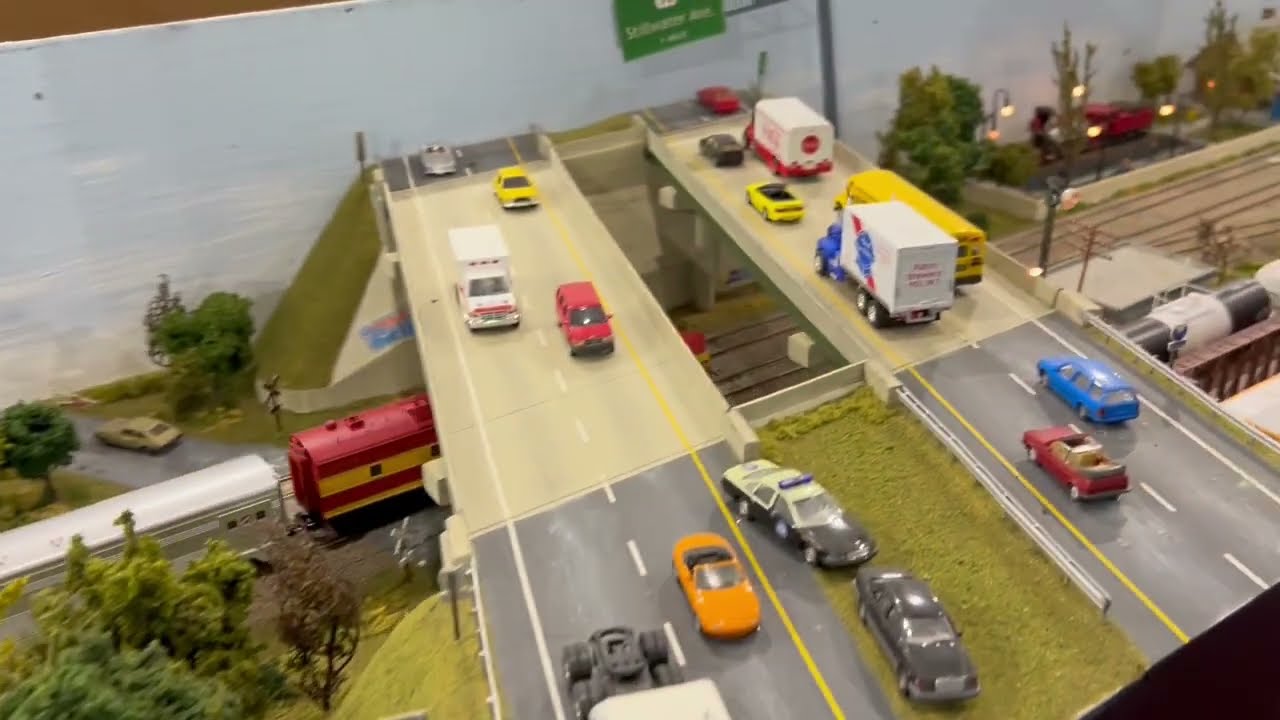 Running my new Florida East Coast E7 diesel at the Gold Coast Railroad Museum 