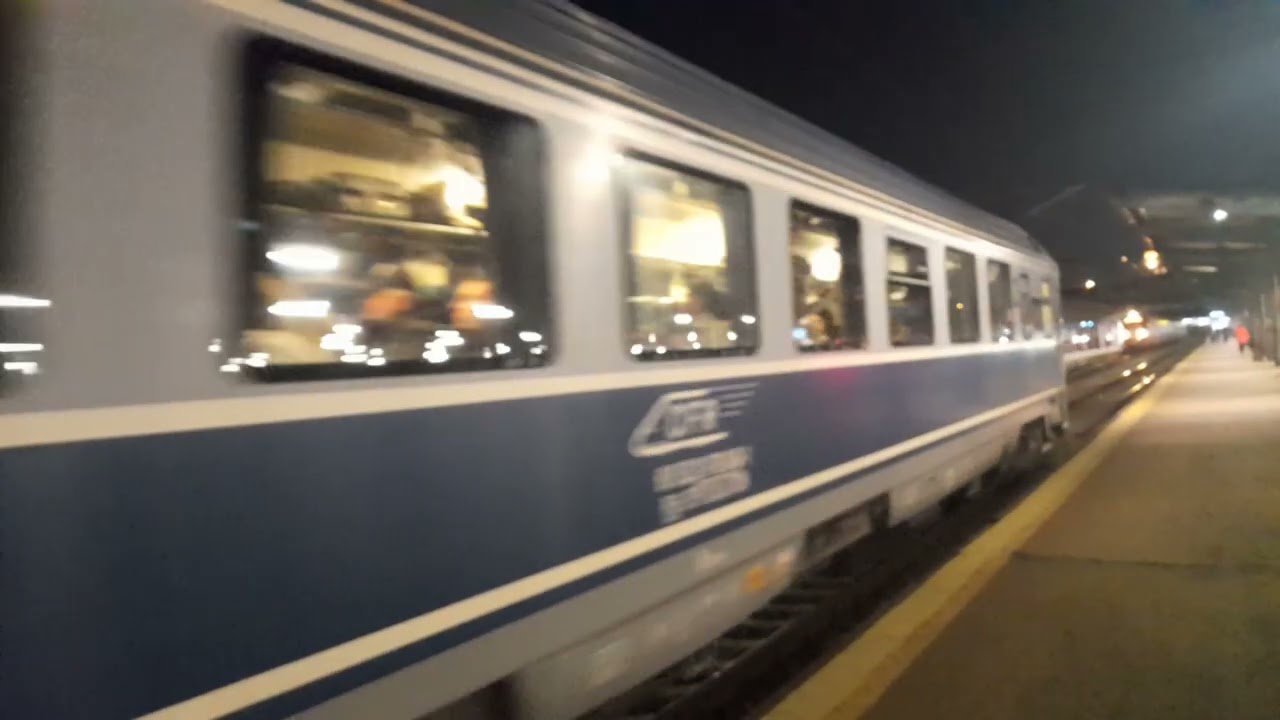 IRN 472 București Nord-Budapesta Keleti - IRN 1743 Arad-Oradea plecat cu o întârziere de 11 minute 