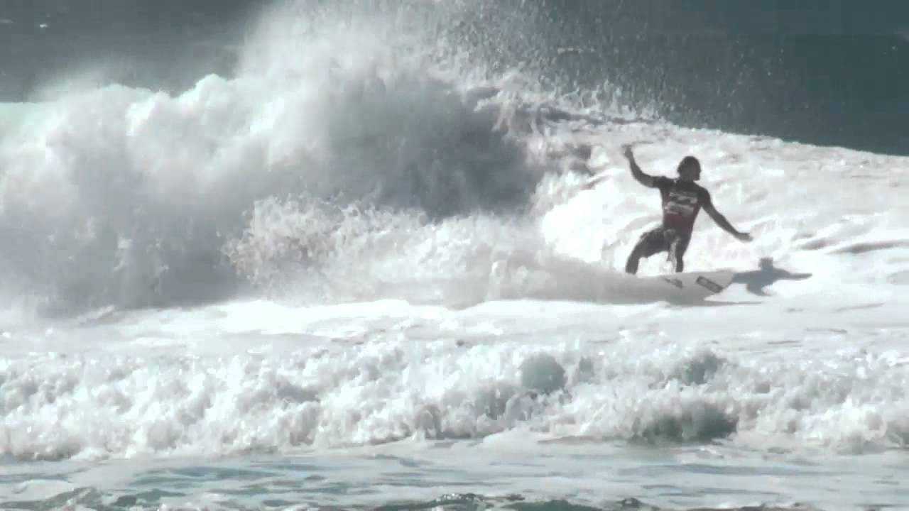 banzai pipeline surfing15