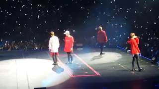 20170402 (THE WINGS TOUR in ANAHEIM - DAY 2) BTS - LOST