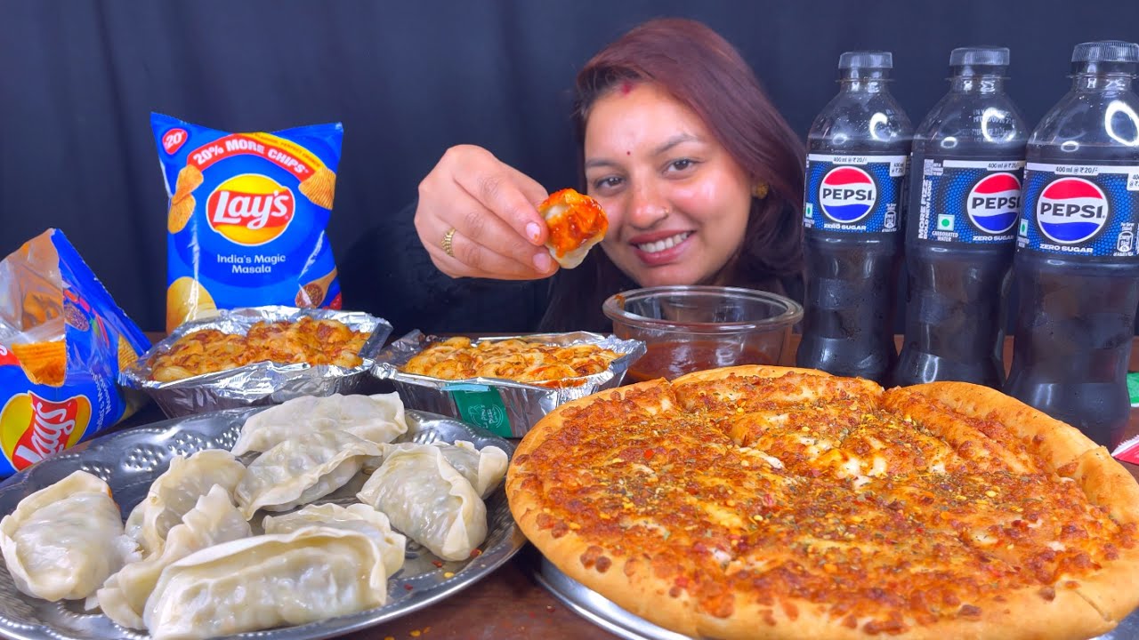 Eating😋Cheeseburst Pizza,Cheesy Macroni,Frozen Veg Momo,Lays Chips,Pepsi ll Foodie Gd ll