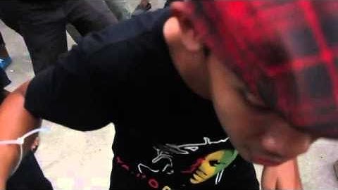Tony Q Rastafara - Tertanam (Live Performance)