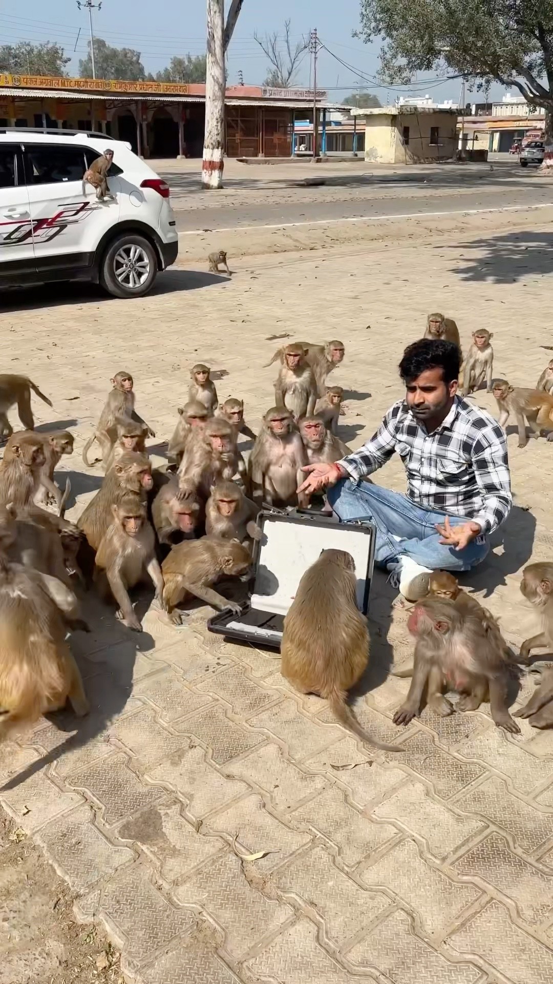 सुकून भरी जिंदगी ???#humanity #respect #helping ||HELP BY GOD VIDEO #trending #youtubeshorts