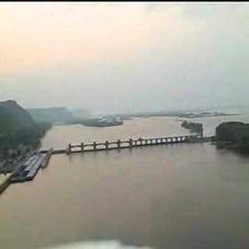 5/25/07 Mississippi River, Easy Star RC plane with an on-boa