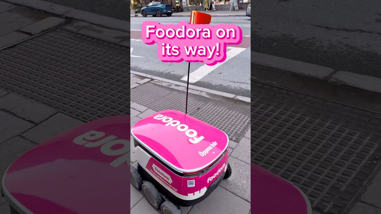 Foodora on its way! | Foodora robot food delivery | Stockholm Sweden 🇸🇪