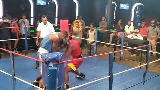 Neville Warupi (red corner) vs Wani (Blue corner) at Lamana Gold club.🥊🇵🇬💯🙏