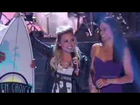 Demi Lovato performing \