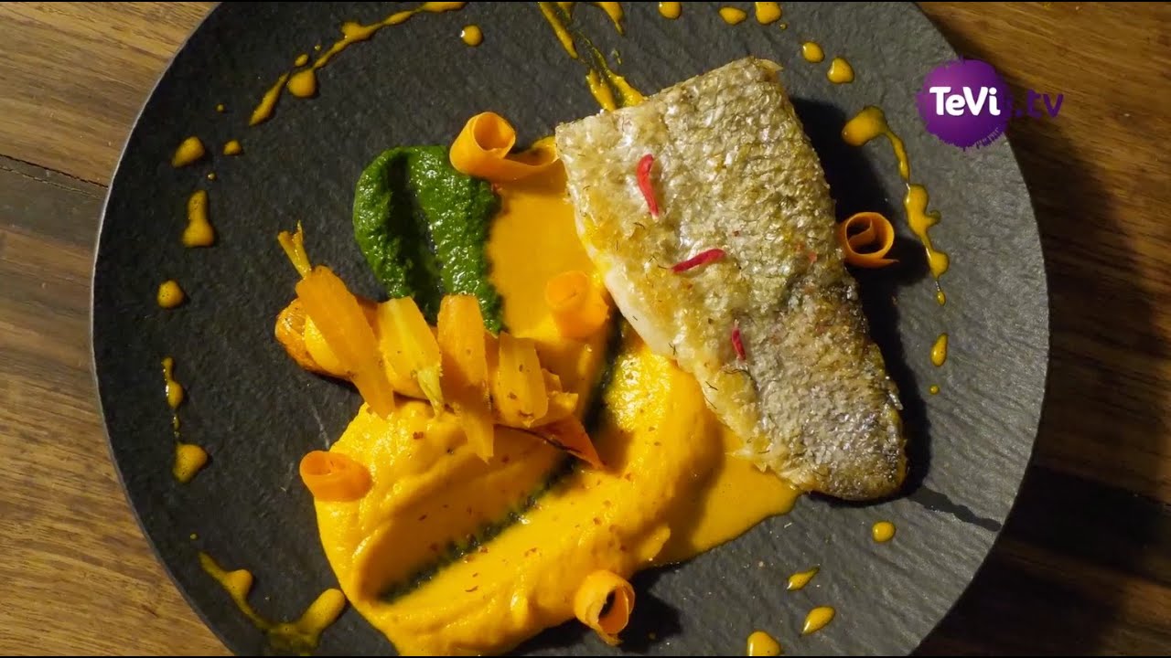 Recette Filet de bar et ses carottes - YouTube
