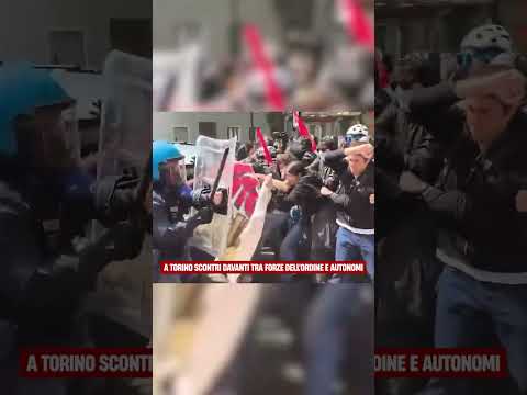 Video Primo maggio, a Torino scontri tra forze dell'ordine e autonomi