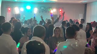 A început ca o nuntă…și am declanșat o revoluție pe ringul de dans | Ulala Band LIVE la Dragasani