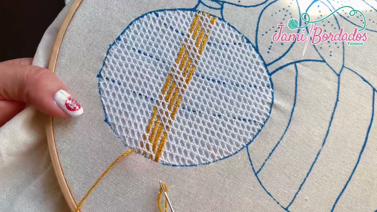 233. Bordado Fantasía Esfera 4 / Hand Embroidery Christmas Sphere with Fantasy Stitch