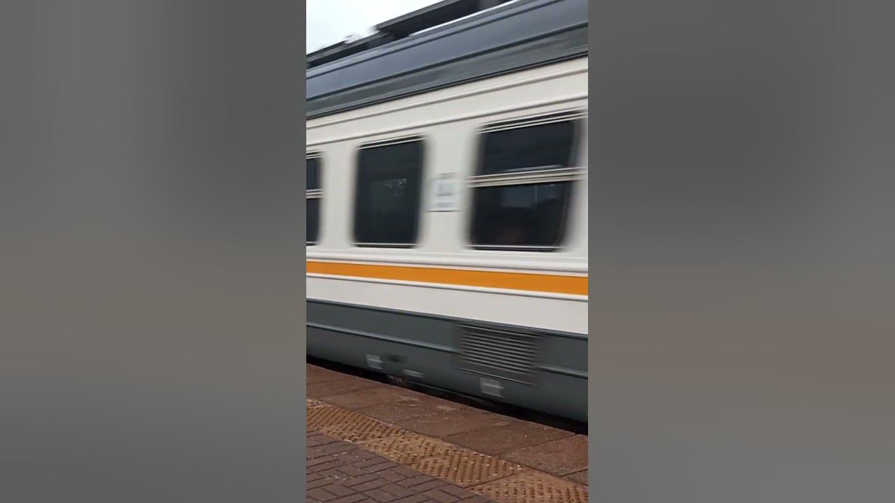 ЭД4м пролетает платформу Рассудово без остановки Калуга - Москва ...