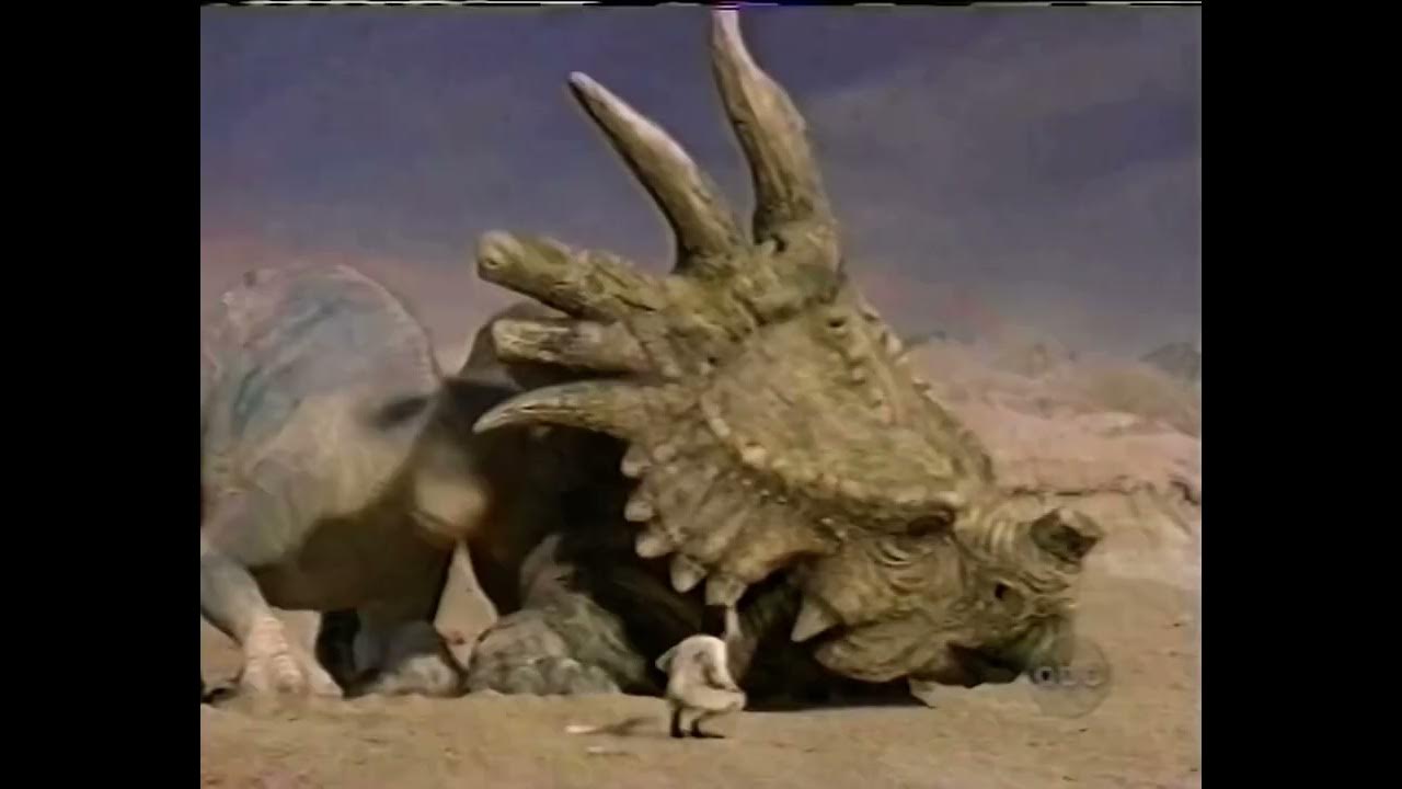 динозавр мультик 2000. динозавр аладар игуанодон. дино мультфильм 2000. Dinosaur movie. фильм динозавр 2000.