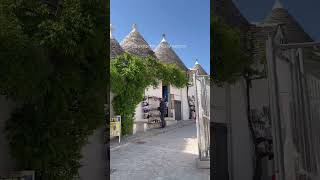 Reality behind Instagram photos #alberobello #italy #puglia Reality behind Instagram photos #alberobello #italy #puglia