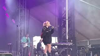 Jax “Victoria’s Secret” live at Gov Ball NYC, Citi Field 6 12 22 Resimi