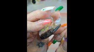 🤩 Swatch different gels from @saracen-official  and try out Magnatic Gel with a needle. 😱💅