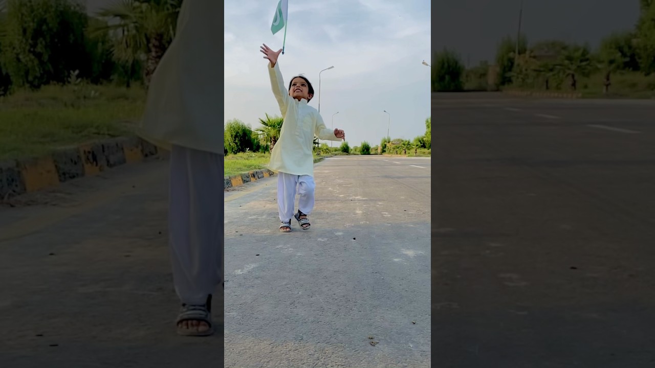 Happy Independence Day Abu bakar ne parcham girne se bacha Lia 