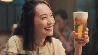 新垣結衣、なじみの小料理屋でのビールに満面の笑み/アサヒ生ビールCM「横丁とおつかれ生です」篇60秒