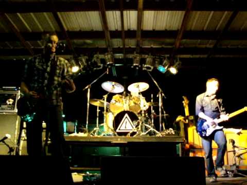 Toadies La Grange into Heel in Abilene TX Midnight Rodeo 4/10/09