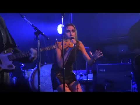 PJ Harvey | 50ft Queenie | live Fonda, August 19, 2016