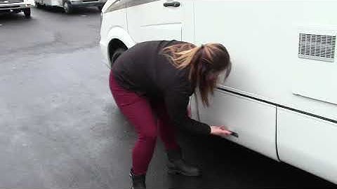 2016 Leisure Travel Unity 24TB ( 11595DC)