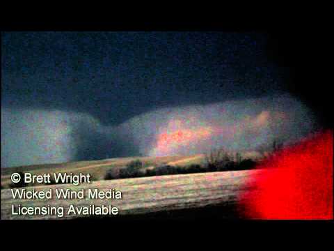 4-9-11 Large Mapleton, Iowa EF-3 tornado!