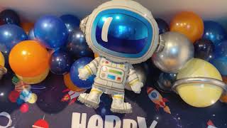 Decoración para Fiesta de Cumpleaños de Astronauta y el Espacio 🚀  con piñata y pastel!