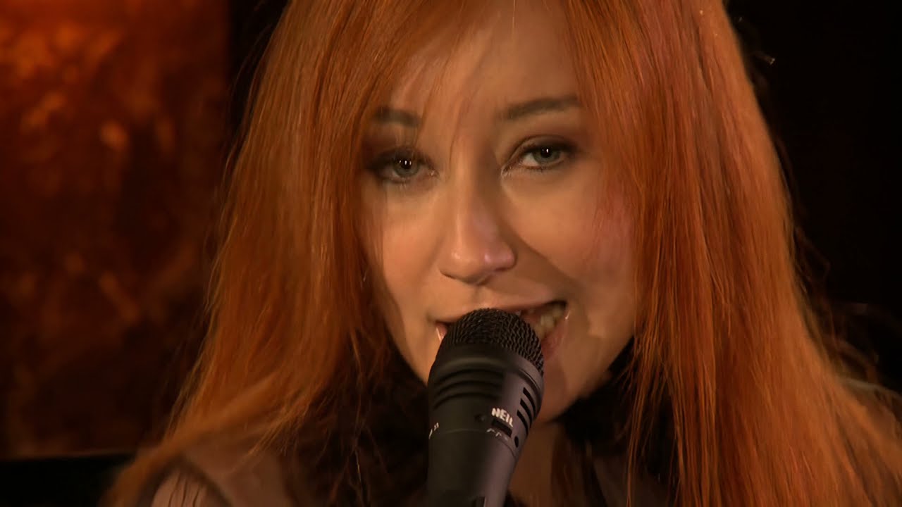 Tori Amos Concertina Live from the Artists Den 2009 YouTube