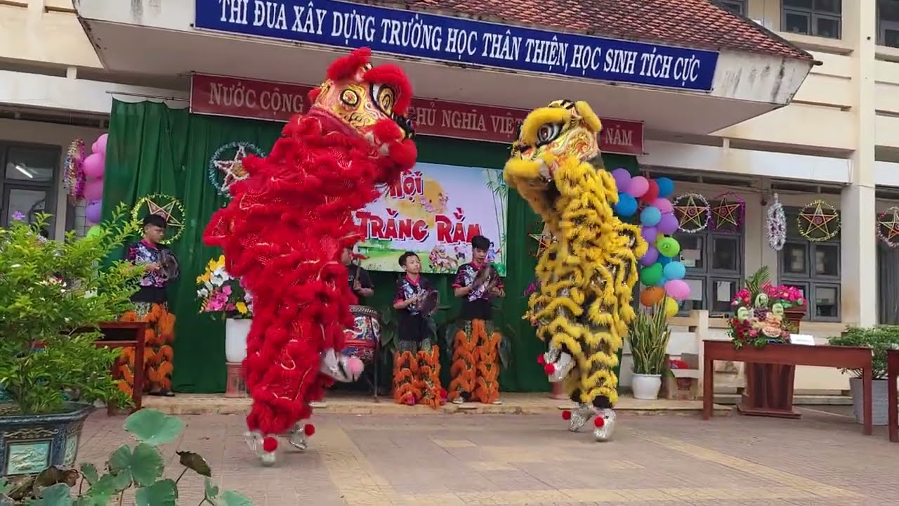 Múa lân Vui hội Trăng rằm