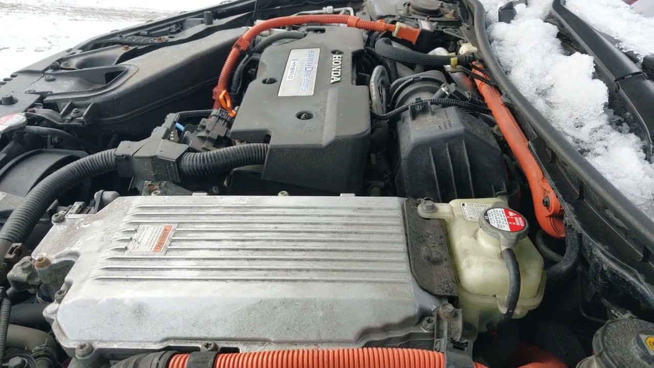 Звук мотора Honda Hybrid от 2014 Honda Accord Plug-In Hybrid JHMCR5F73EC000549