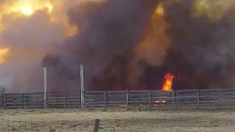 Thousands evacuated in Canada wildfires