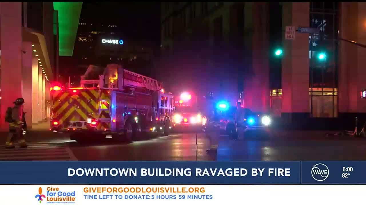 Louisville firefighters battle downtown commercial building fire - YouTube