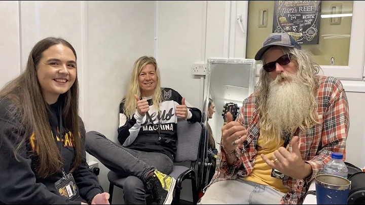 Reef's Jack Bessant & Amy Newton talk Glastonbury,...