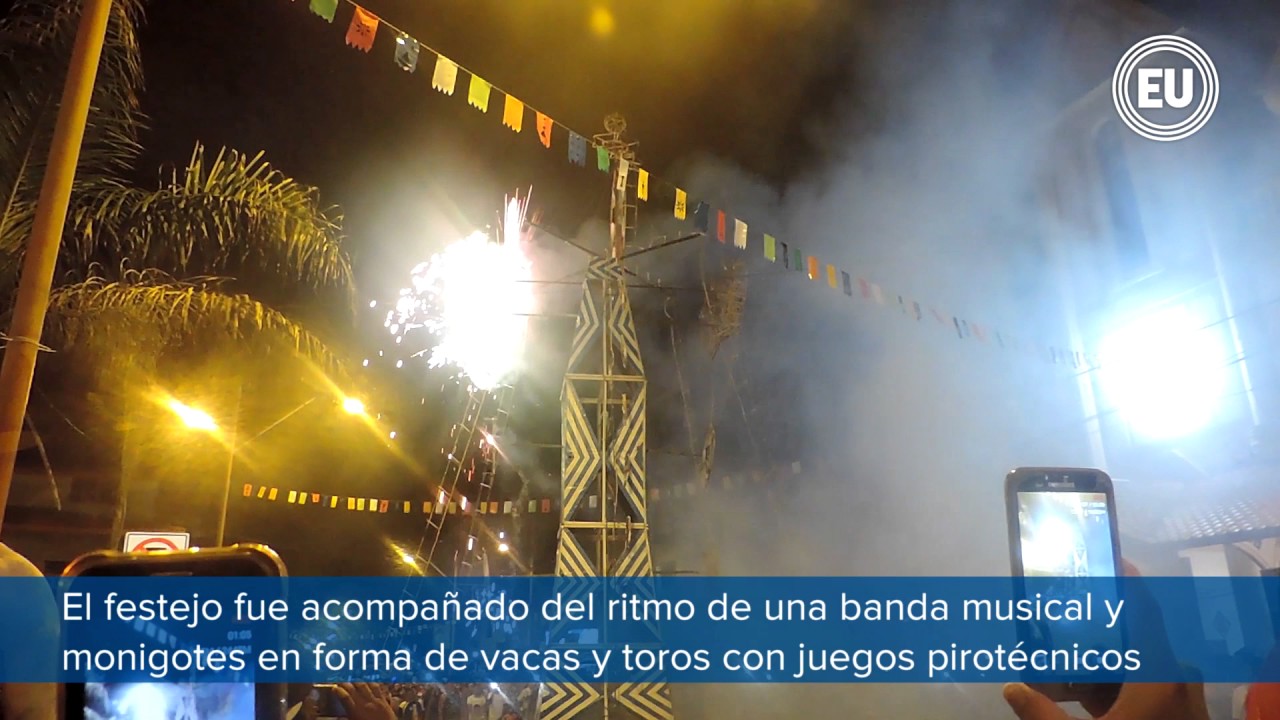 Quema de castillo y vacas locas por San Isidro en Montañita, Santa Elena