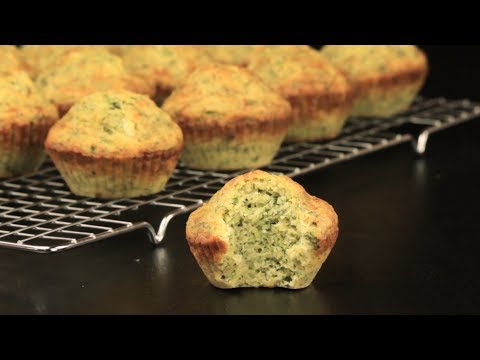 Βίντεο: Πώς να φτιάξετε Muffins κολοκυθάκια με κρεμμύδι και μπέικον