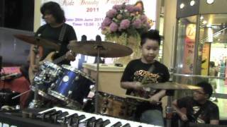 Jump - Performed by Fame Music Students Zoffran and Zidann screenshot 3