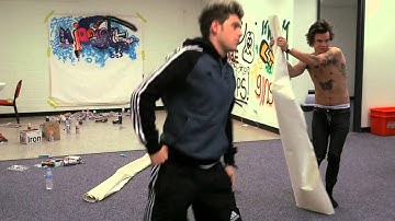 ONE DIRECTION 1D DAY MESSING AROUND